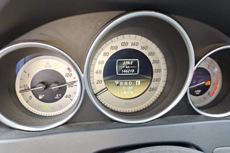 Used Mercedes-Benz C-Class 2011 C 200 CGI Fashion Model
