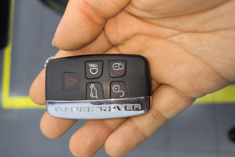 Used Land Rover Discovery Sport 2019 240 PS SE Dynamic Version China VI Standard Vehicle Key