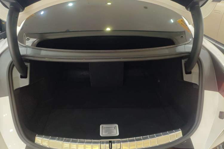 Used Denza Z9 2024 1100 km All-Wheel-Drive Ultra Version