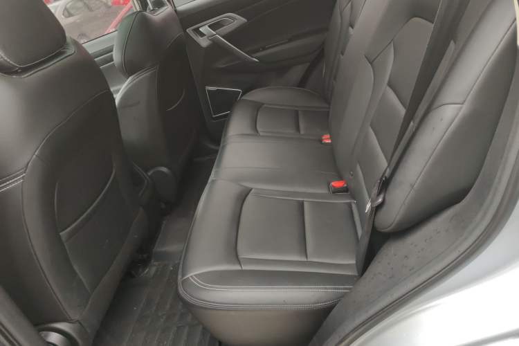 Used Geely Auto Emgrand X7 Sport 2021 Million Edition 1.8TD DCT Two-Wheel Drive Comfort Model Left Rear Seat