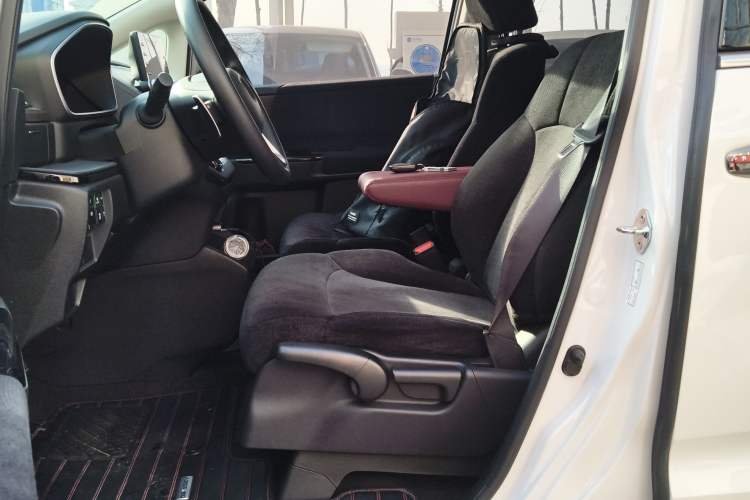 Used Honda Odyssey 2024 2.0L eHEV Sharp & Enjoy Edition