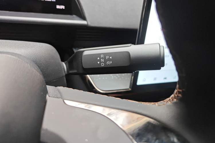 Used Toyota BZ 3X 2025 520 Pro+ LiDAR Edition Gear Lever