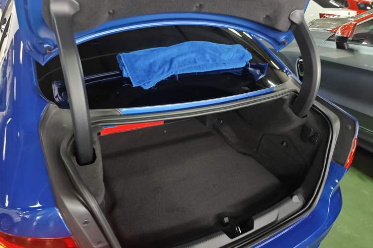 Used Jaguar XEL 2020 2.0T 200PS R-DYNAMIC Youth Sports Edition Trunk