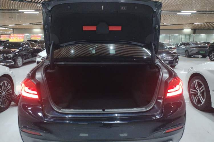 Used BMW 5 Series 2018 Restyled 530Li Luxury Edition M Sport Package
