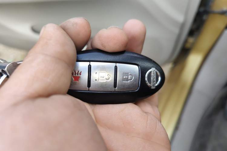 Used Nissan Tiida 2011 1.6L CVT Smart Version Vehicle Key