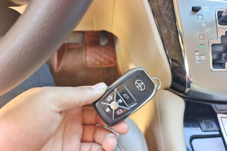 Used Toyota Alphard 2011 3.5L Luxury Edition
