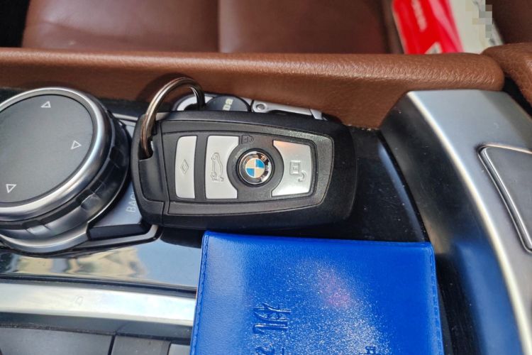 Used BMW 5 Series GT 2014 528i Leading Model
