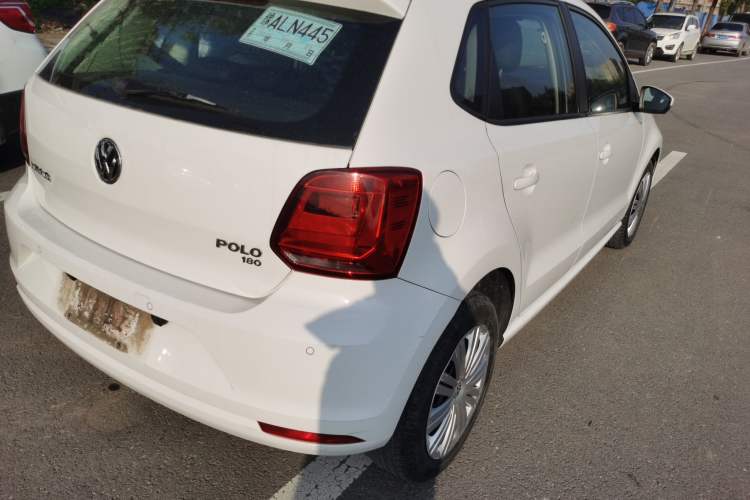 Used Volkswagen Polo 2016 1.6L Automatic Comfort Model
