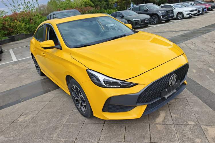 Used MG 5 2022 180 DVVT CVT Youth Luxury Edition Front Right 45 Deg