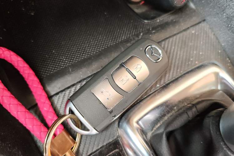 Used Mazda Mazda 3 Axela 2016 Sedan 1.5L Automatic Comfort Model
