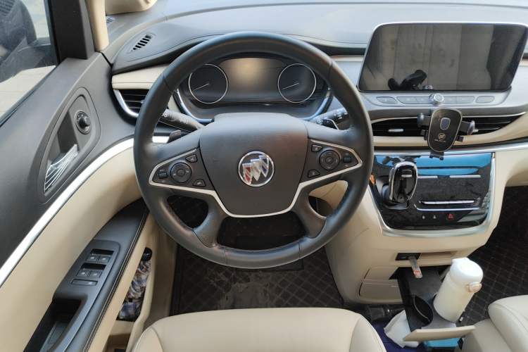 Used Buick GL8 2023 Facelifted Land Cruiser Executive Luxury Version Steering Wheel