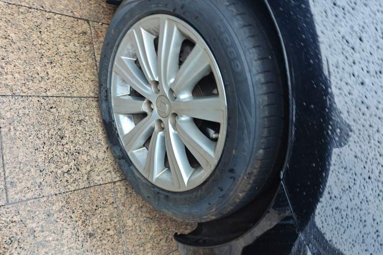 Used Toyota Crown 2011 2.5L Royal Special Edition with Leather and Sunroof