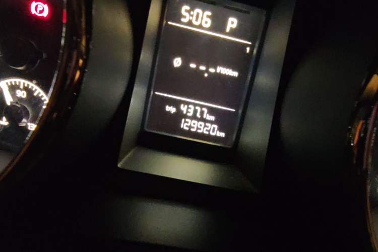 Used Skoda Yeti 2016 1.4TSI DSG Advanced Edition Odometer Close Up