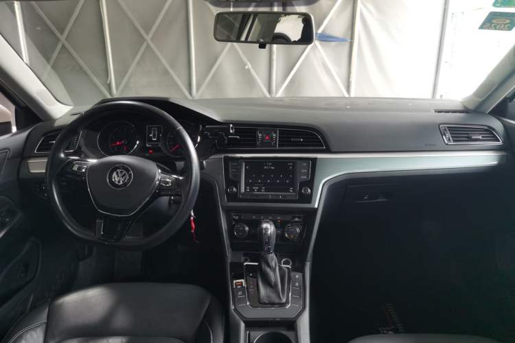 Used Volkswagen Lamando 2017 280TSI DSG Comfort Edition Center Console