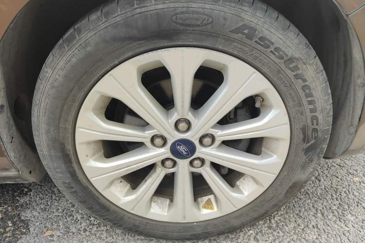 Used Ford Escort 2015 1.5L Manual Fashion Edition