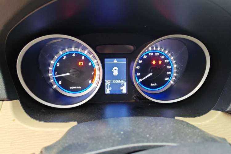 Used Soueast V5 Lingzhi 2014 1.5L Manual Comfort Model Instrument Cluster