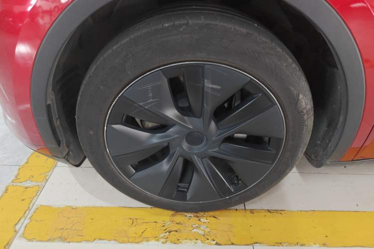 Used Tesla Model Y 2024 Rear-Wheel-Drive Version Left Front Wheel Hub