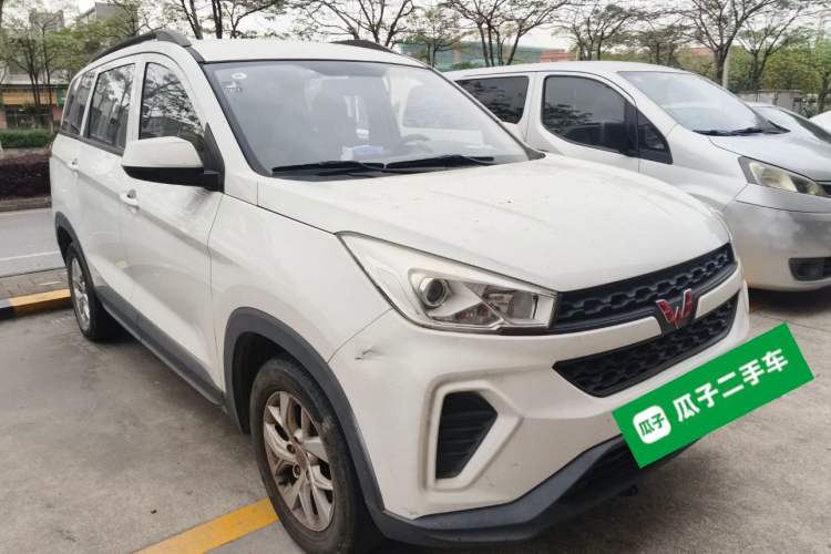 Used Wuling Hongguang S3 2019 1.5L Manual Standard Version China VI Standard Front Right 45 Deg