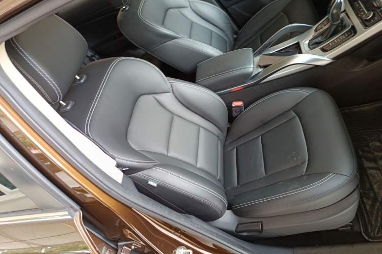 Used Geely Auto Emgrand X7 Sport 2016 1.8TD Automatic ZhiShang Model