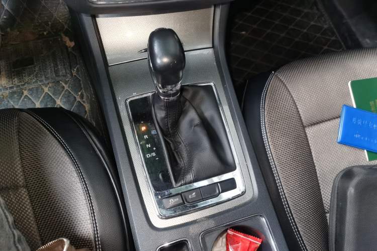 Used Roewe i6 2020 PLUS 1.6L CVT 4G Connected Glory Flagship Edition