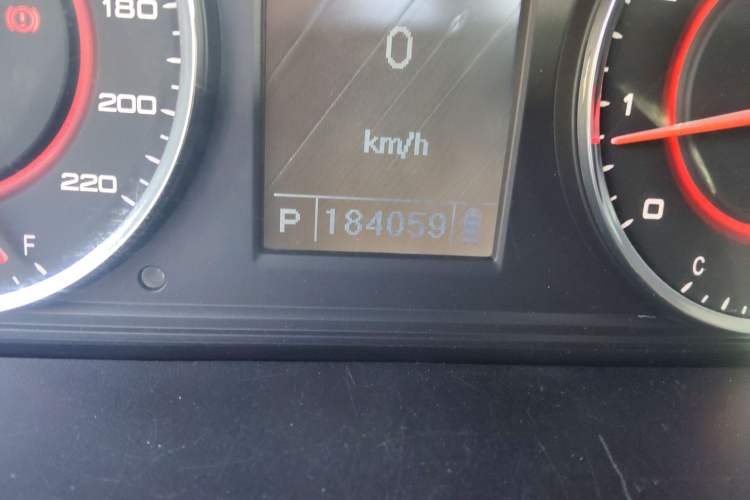 Used SAIC MAXUS G10 2014 2.0T Automatic Luxury Executive Edition