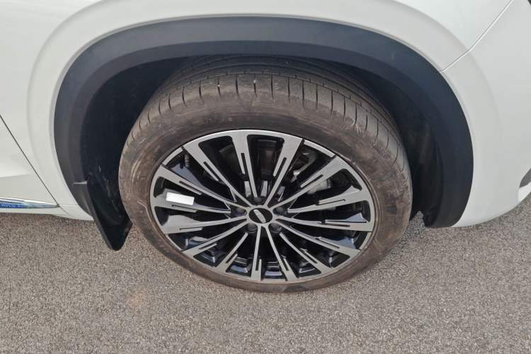 Used Geely Auto Monjaro L 2025 Dongfang Yao 2.0TD Automatic Lanxing Edition Right Front Wheel Hub