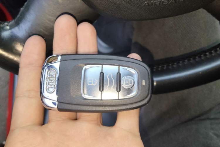 Used Audi A4L 2010 2.0 TFSI Technology Edition Vehicle Key