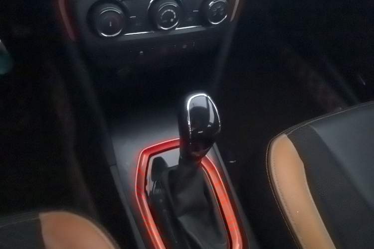 Used Chery Tiggo 3X 2017 1.5L Automatic Fashion Edition Gear Lever