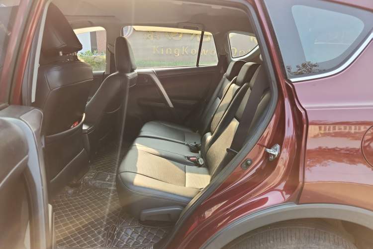 Used Toyota RAV4 2016 2.0L CVT Two-Wheel Drive Fashion Edition China V Standard