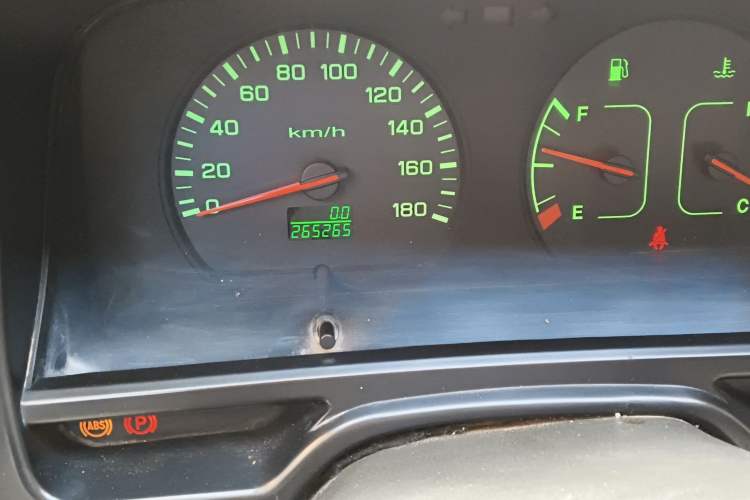 Used Jinbei Hiace 2020 2.0L Xiangyun Series Luxury Van High Roof China VI Standard Model 1TZS