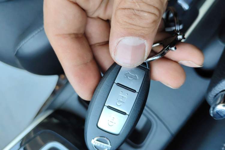 Used Nissan Sylphy 2019 1.6XV CVT Smart Connect Luxury Edition China VI Standard Vehicle Key