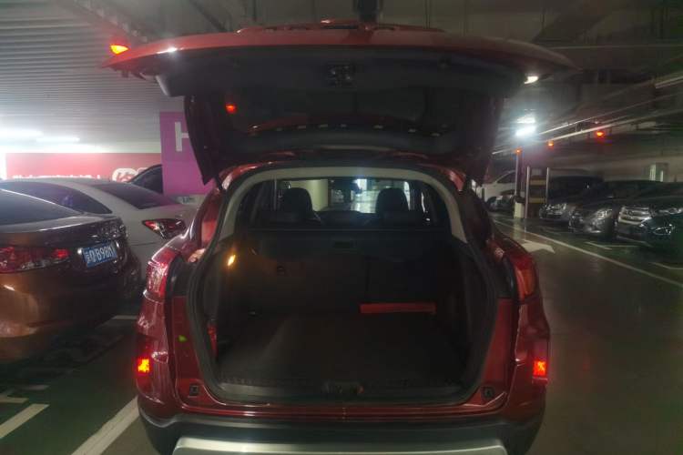 Used Bestune X80 2016 2.0L Automatic Luxury Model Trunk