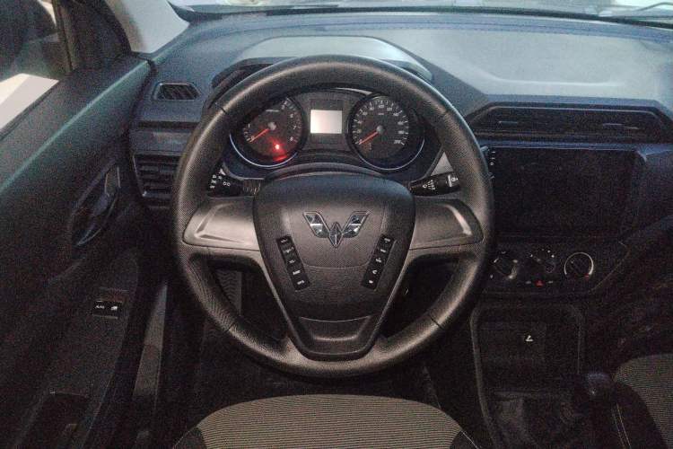 Used Wuling Hongguang 2019 1.5L S Basic Version China VI Standard LAR