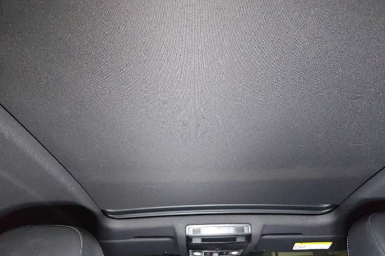 Used Volkswagen T-ROC 2024 300TSI DSG Two-Wheel-Drive Chen Guang Edition
