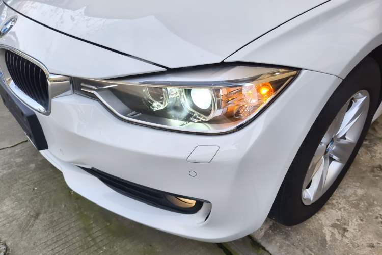 Used BMW 3 Series 2015 320i Fashion Model