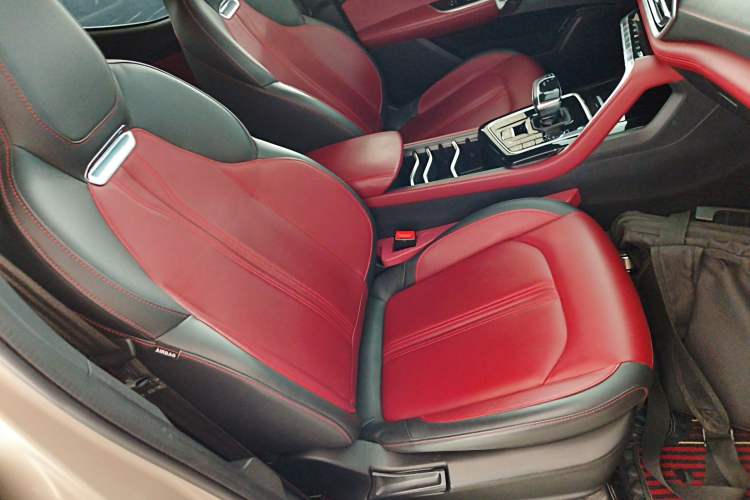 Used SAIC MAXUS T90 2022 2.0T Diesel Automatic 4x4 SAIC Bull—Demon Standard Cab
