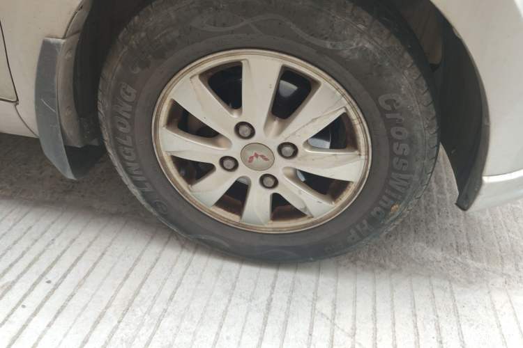 Used Wuling Hongguang 2016 1.5L Restyled S Comfort Version Right Front Wheel Hub