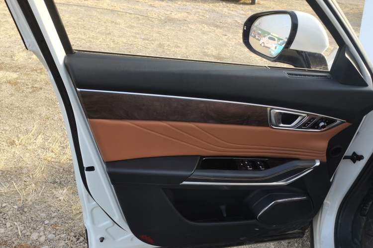 Used Bestune T99 2023 2.0T Automatic Prestige Edition
