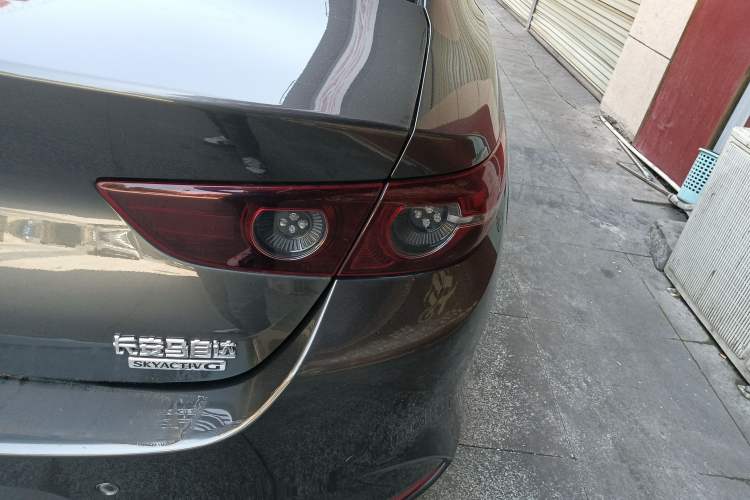 Used Mazda 3 Axela 2022 2.0L Automatic Zhiqing Edition Right Rear Taillight