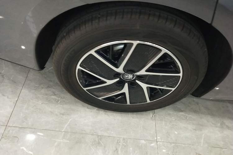 Used BYD Qin L 2025 DM-i Smart Drive 120KM Superior Model
