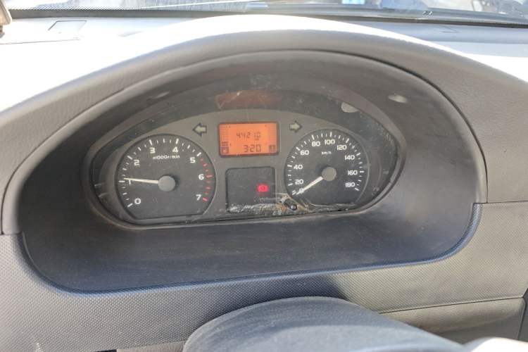 Used Wuling Rongguang 2011 1.2L Base Version
