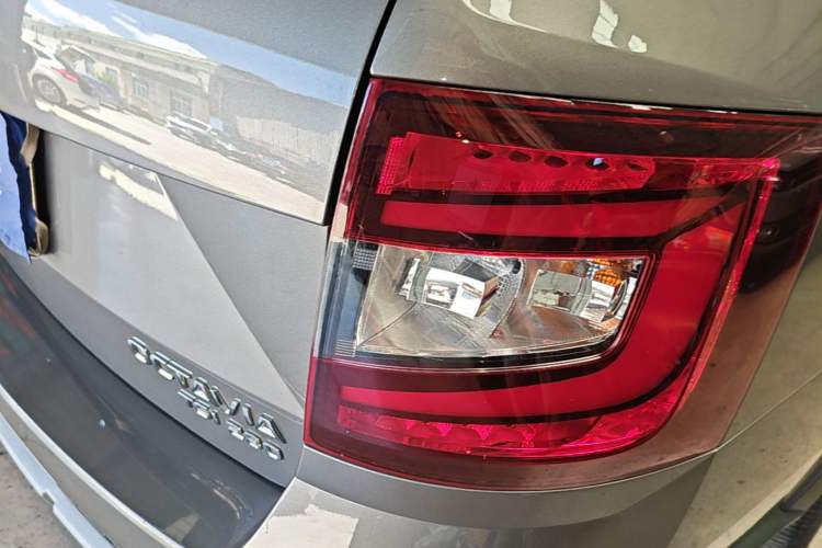 Used Skoda Octavia 2019 TSI280 DSG Flagship Wagon China VI Standard
