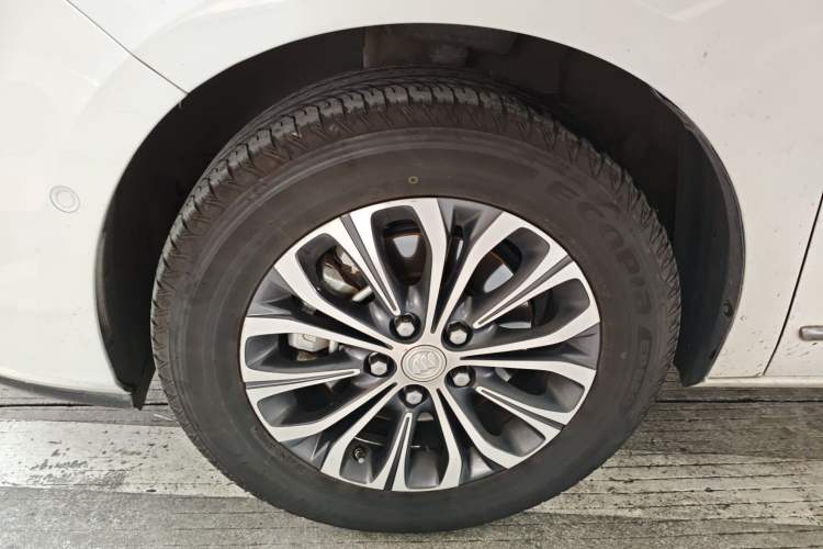 Used Buick GL8 2021 Land Cruiser Executive 652T Premium Model