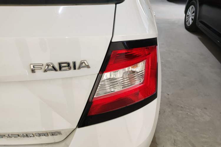 Used Skoda Fabia 2017 1.4L Automatic Car Enjoy Edition