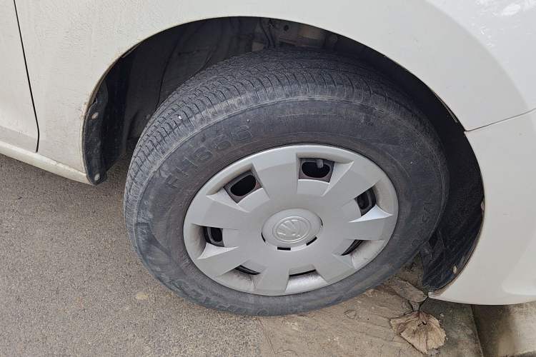 Used Skoda Rapid 2015 1.4L Manual Enjoyment Model Right Front Wheel Hub