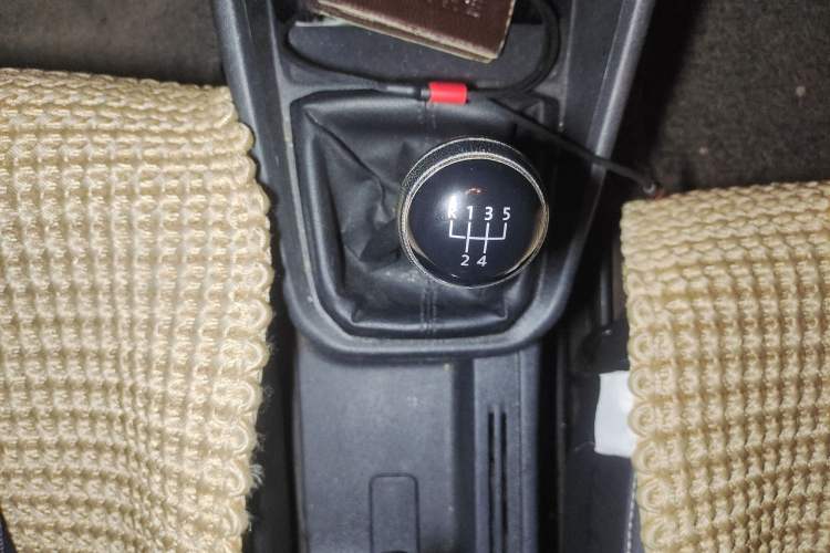 Used Volkswagen Santana 2016 1.6L Manual Comfort Edition
