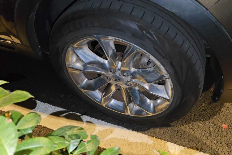 Used Ford Explorer 2013 3.5L Deluxe Model
