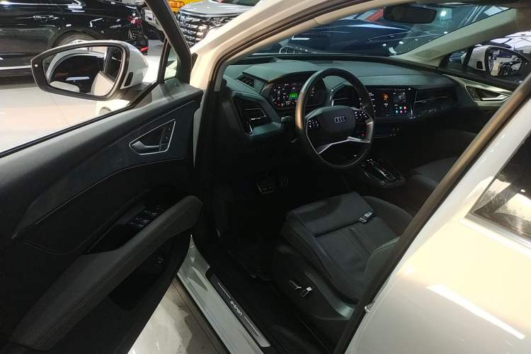 Used Audi Q5 e-tron 2023 40 e-tron Starry Edition Luxury Package Driver Seat