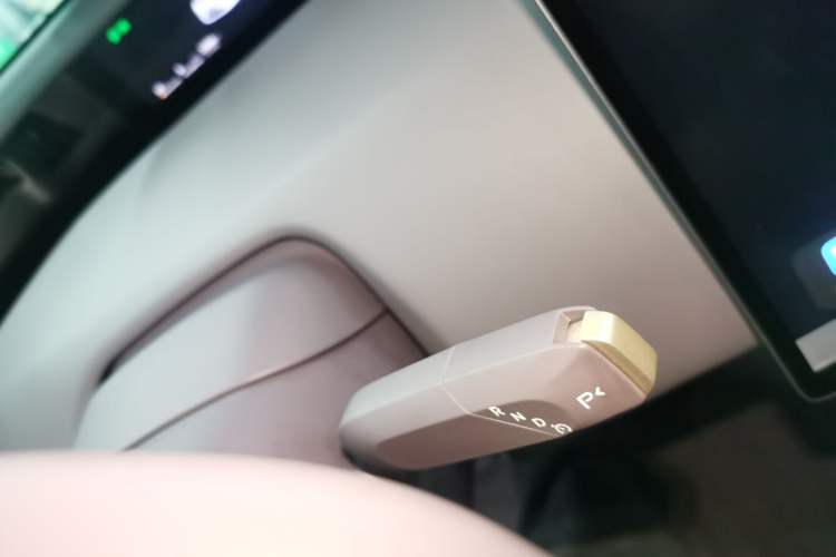 Used Avatr 12 2024 650 Three-Laser Four-Wheel Drive Performance Edition Gear Lever