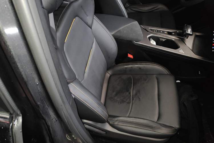 Used CHANGAN OSHAN X5 PLUS 2023 Revised 1.5T DCT Excellence Edition Right Front Seat